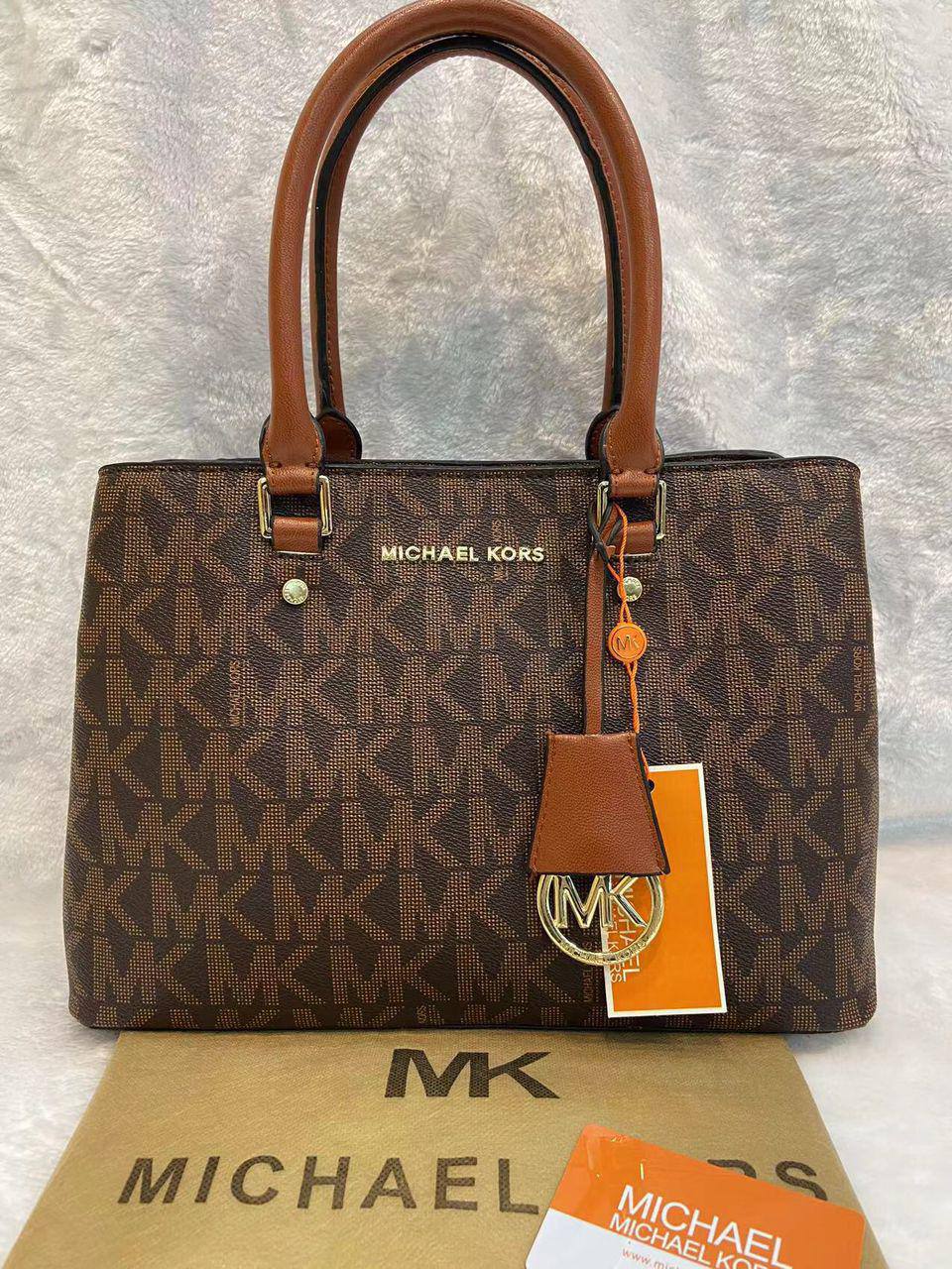MK 
90 dhs✅
size 32×14×22cm

Zain42
♥️♥️♥️