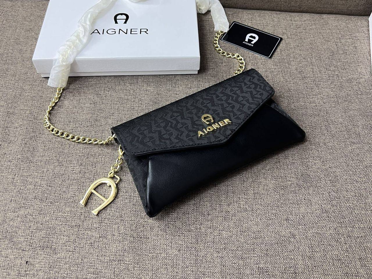 Aigner
90 dhs✅
Good-quality 

with box
🎁🎁🎁

Zain35
♥️♥️♥️