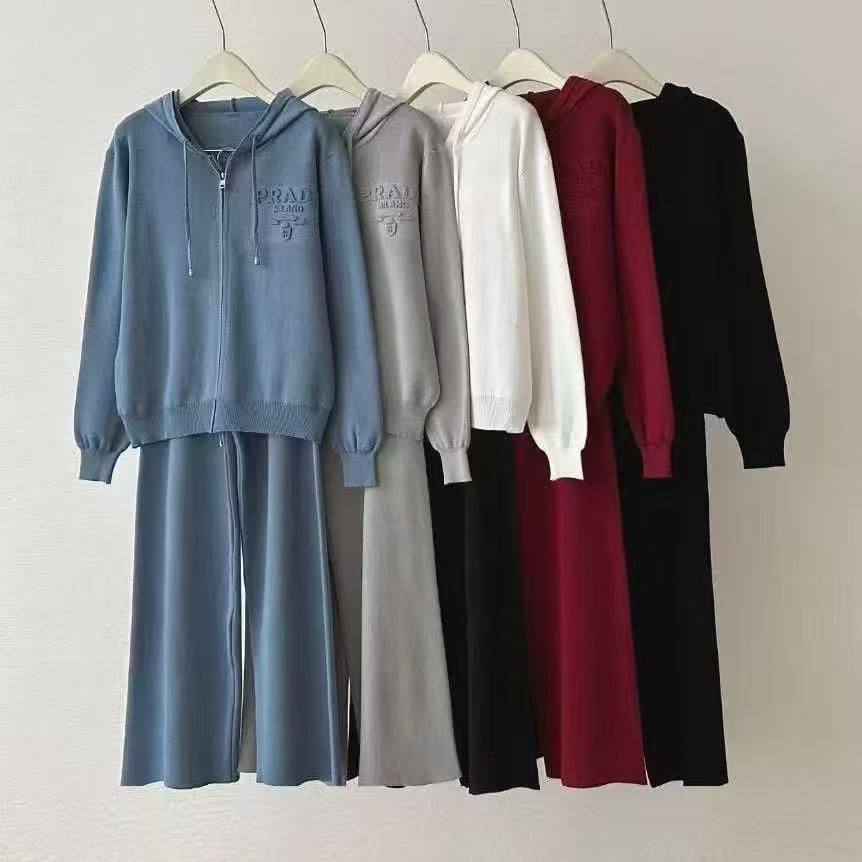 *New collections  
140 dhs❣️
*good  quality  ✅
*Sizes: free size 
*AVAILABLE NOW*

Zain231
♥️♥️♥️