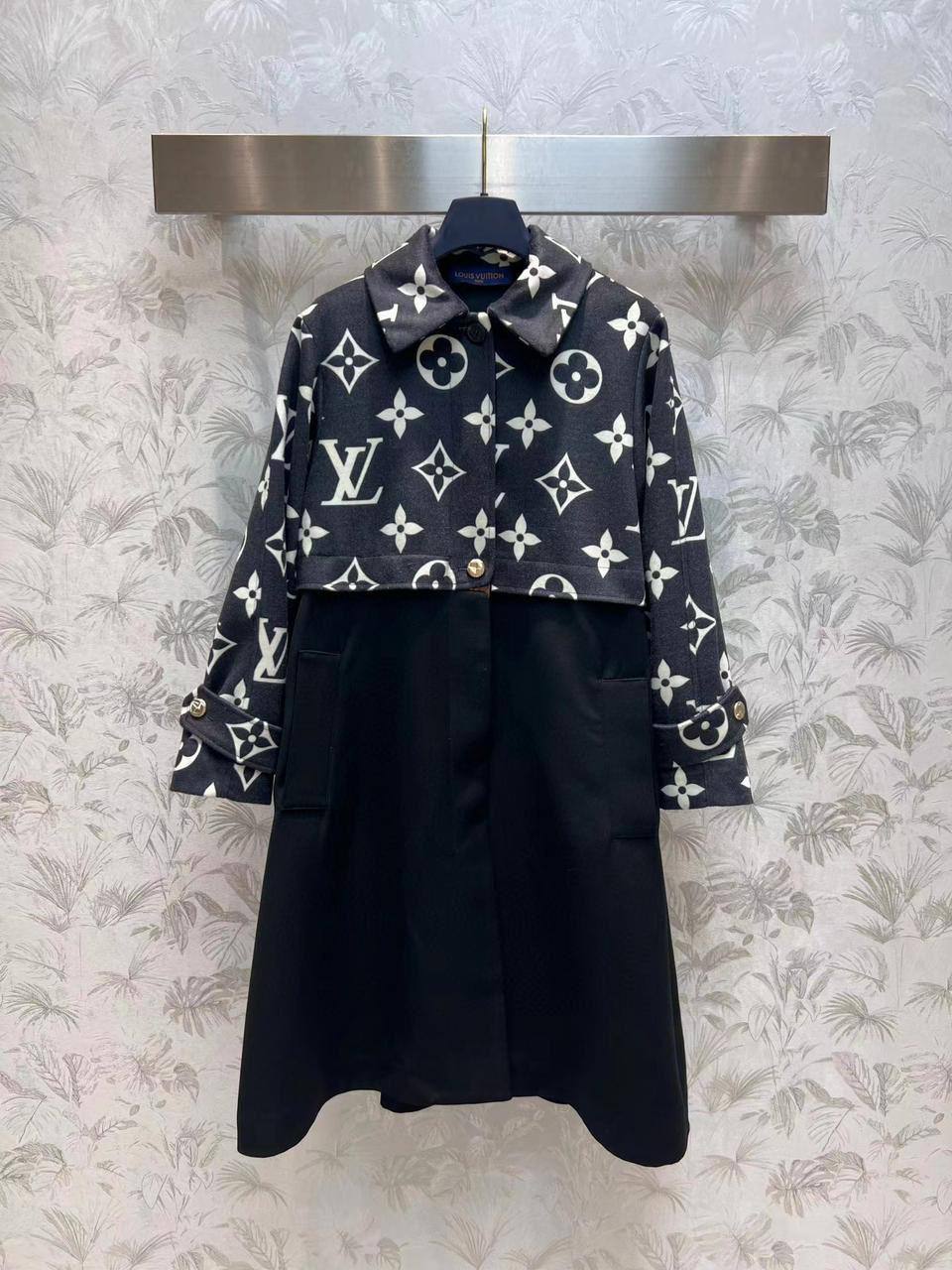 *New collections      
280 dhs👑
*good  quality  
*Sizes:S M L * 
*AVAILABLE NOW*💕❤️

Zain231
♥️♥️♥️