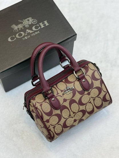 COACH 
PREMIUM QUALITY 💯
90 DHS✅
WITH BOX 📦

Zain28
♥️♥️♥️