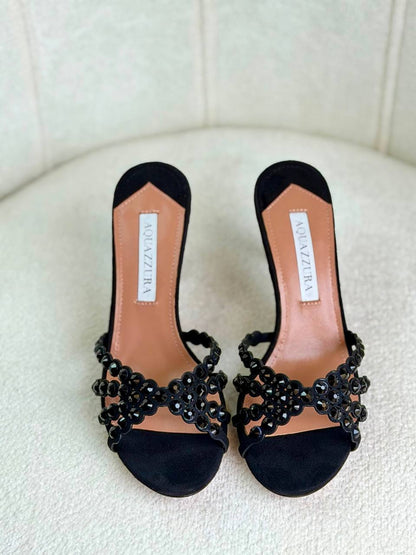 AQUAZZURA
Super *AAA* *+* Quality 💯 
With original packing🎁🎁
SIZE:36and41
Available now
450 dhs🇦🇪🇦🇪

Zain309
♥️♥️♥️