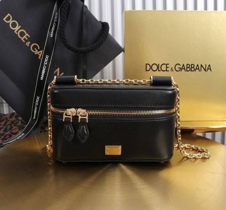 D&G
Master Bags
For Price 👇 WTSP Text Zain 0568585901

Zain111
♥️♥️♥️