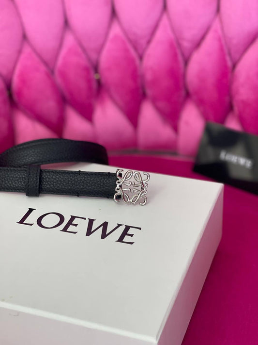 LOEWE
💞*available again*💞
260 dhs🪙🌨️

Zain164
♥️♥️♥️