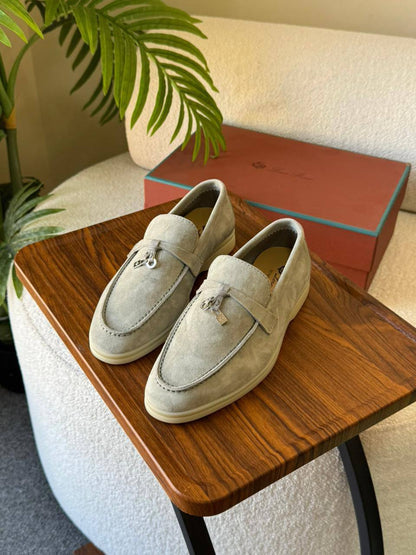 LORA PIANA 
SuperMaster Quality 💯
450 dhs💓
Size:36-41💥

Zain171
♥️♥️♥️