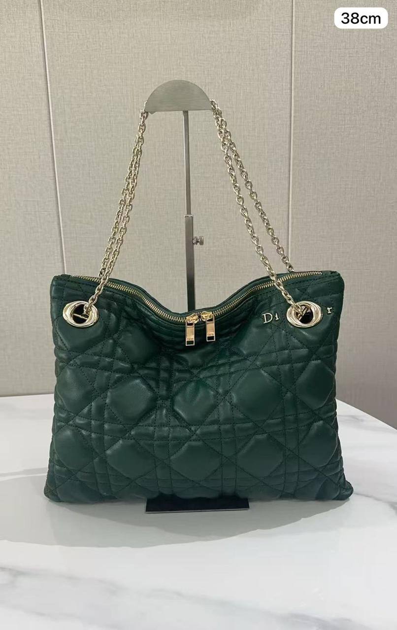 💖 Dior 2026  Spring summer
1️⃣ First quality 
Size : 38 * 38 cm
95 dhs✅

Zain115
♥️♥️♥️