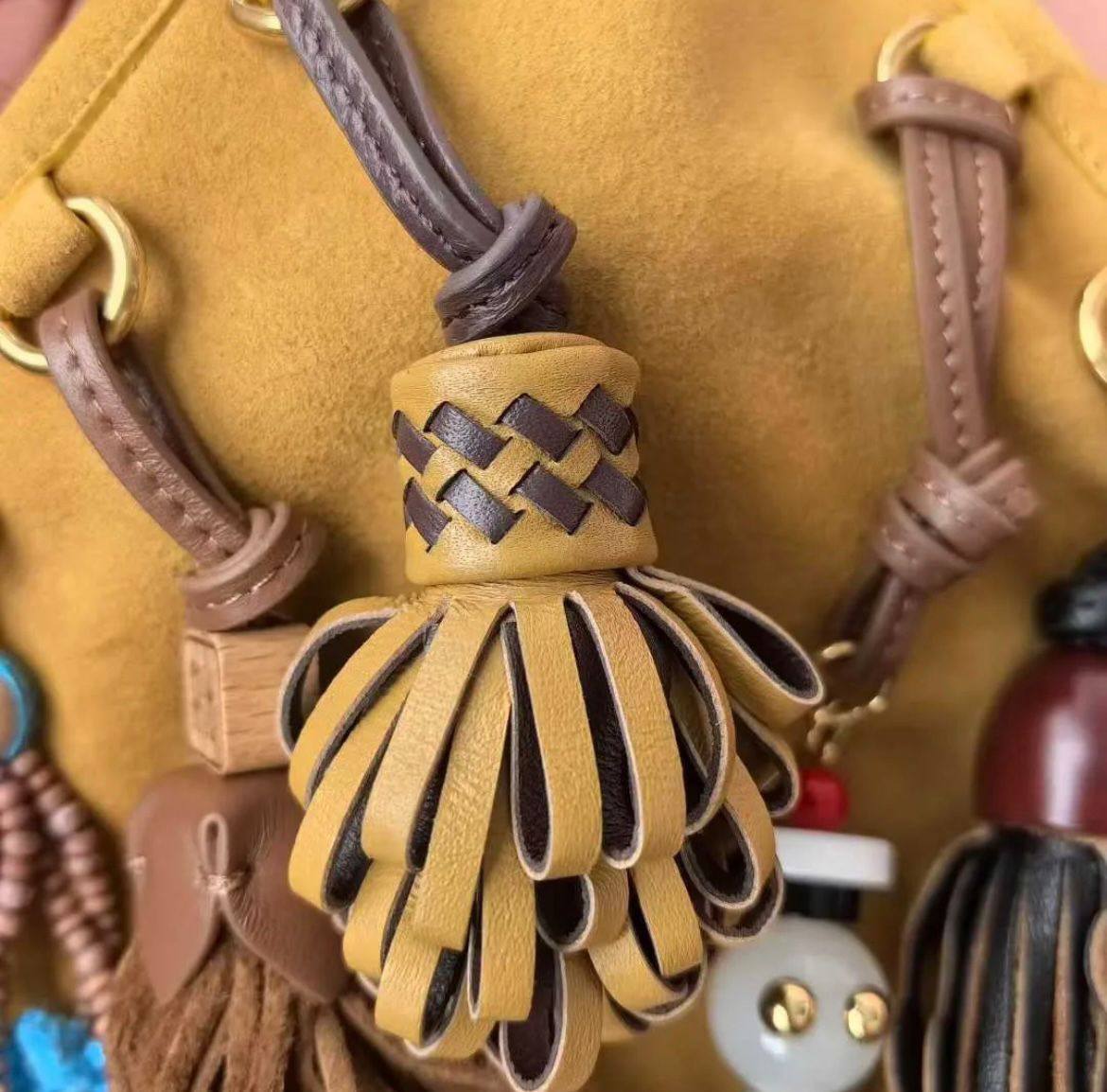 NEW🌸MIUMIU🌸
MASTER QUALITY🫶
WITH FULL PACKAGING🎁
750 dhs🪙💚

Zain255
♥️♥️♥️