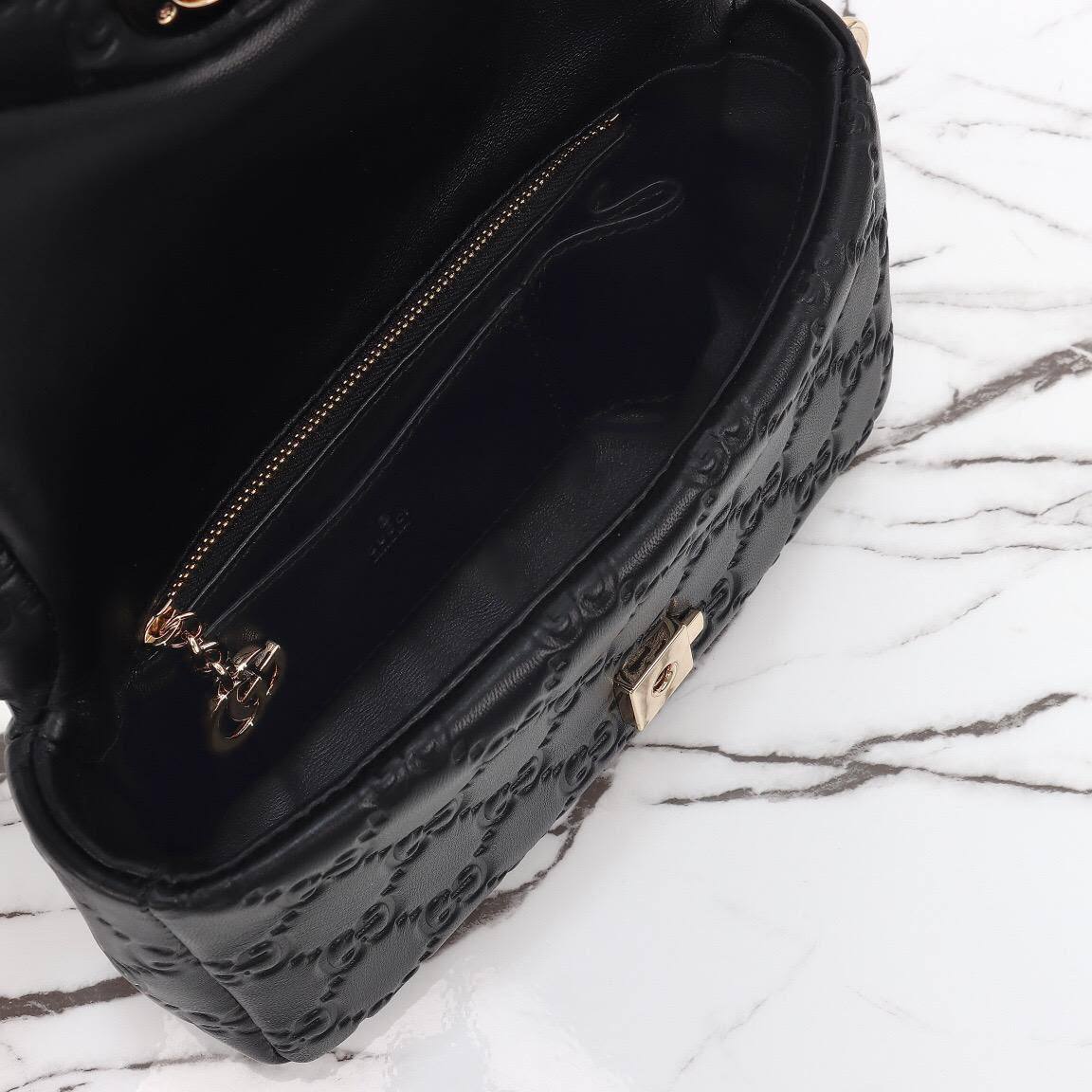 Gucci GG Milano Mini Top Handle Bag✅*
*Size 21 cm*
For Price 👇 WhatsApp✅
0568585901 
0507557372
0552275751 Owner Zain 👌

Zain274
♥️♥️♥️