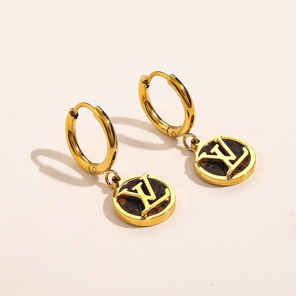 New arrival earrings 
30 dhs💓

Zain243
♥️♥️♥️