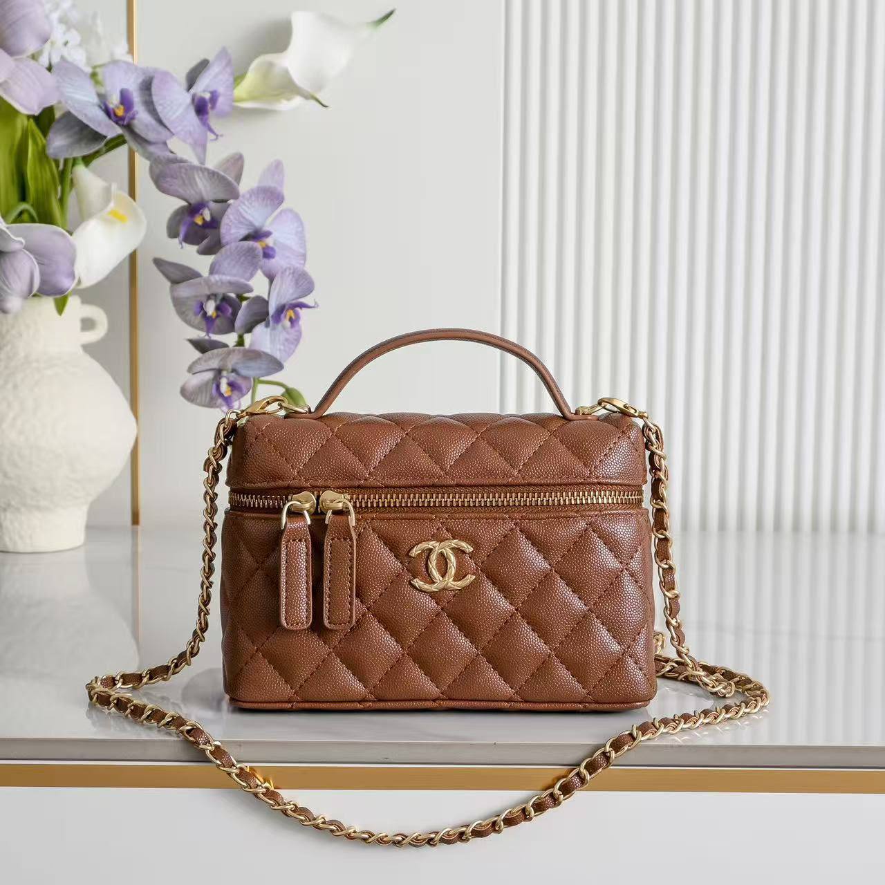 Chanel
withbox 
100 dhs🇦🇪🇦🇪

Zain143
♥️♥️♥️