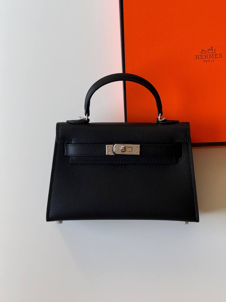 Hermes
minikelly 19cm💕
master quality😍with box❤️
340 dhs❤️💚❤️💚

Zain52
💚❤️💚