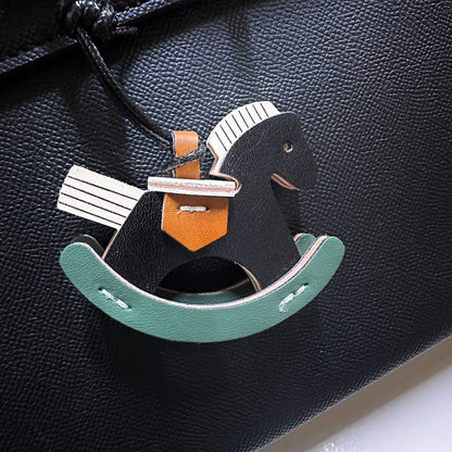 HERMES KELLY BIG SIZE NEW CAME GOOD QUALITY 
120 dhs🇦🇪🇦🇪
Size: 28cm

Zain295
♥️♥️♥️