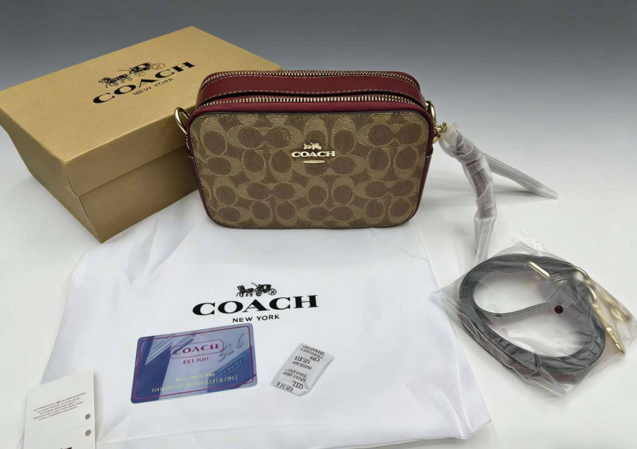 Coach

90 dhs💓

with box
🎁🎁🎁

Size:20*7*13

Zain07
♥️♥️♥️