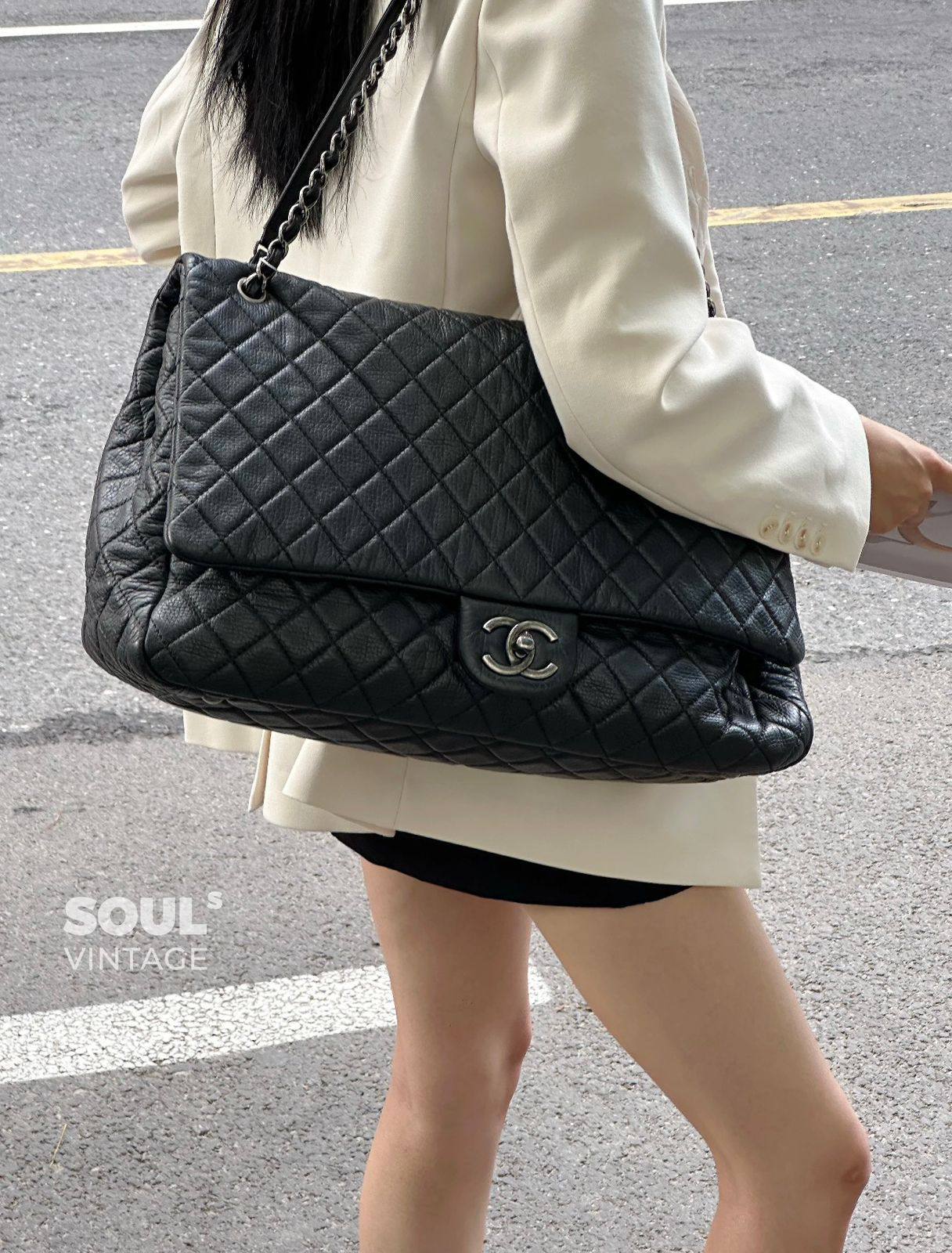 CHANEL 
COPY ONE NEW CAME 
215 dhs❣️

Zain39
♥️♥️♥️