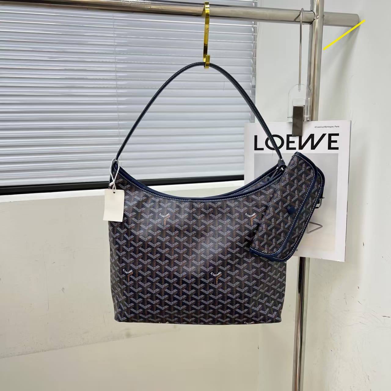 Goyard
Size : 36x31x12cm

70 dhs💓

Zain232
♥️♥️♥️