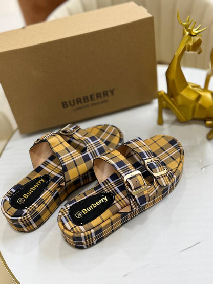 Burberry
Size 37to41    
55 dhs✅

Zain163
♥️♥️♥️