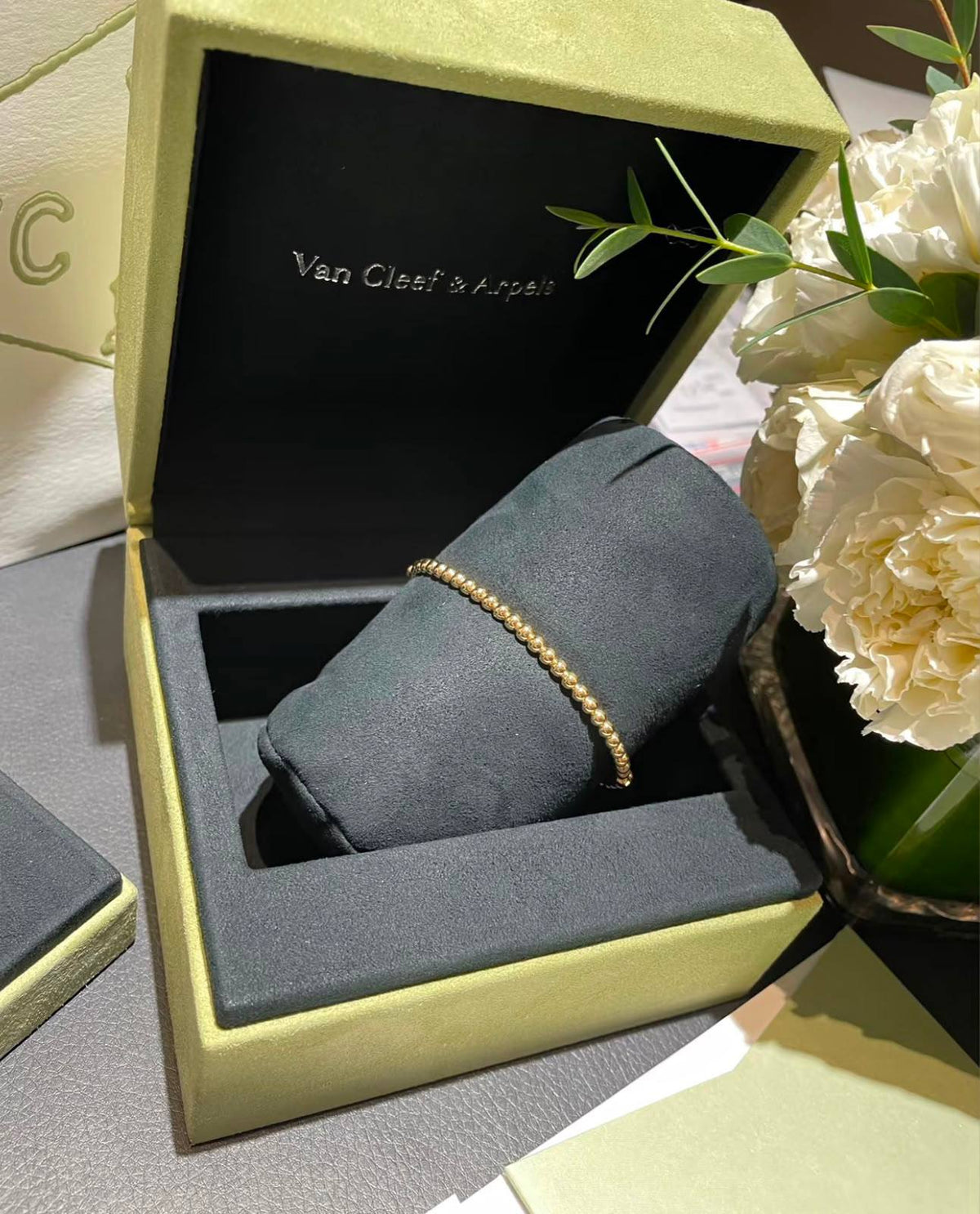 VCA 
Bangle ✨
Master quality 💯
With normal boxes 🗃️ 
60 dhs🇦🇪🇦🇪

With master box 📦 
100 dhs🇦🇪🇦🇪

Zain216
♥️♥️♥️
