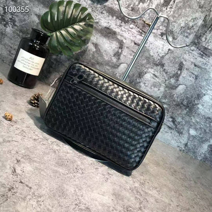 BOTTEGA  
COPY ONE 

 WITH BOX 
🎁🎁🎁

140 dhs✅

Zain39
♥️♥️♥️