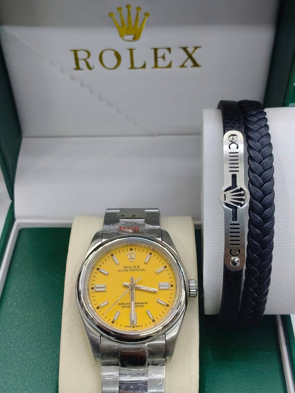Rolex 
automatic for man 
230 dhs✅
with bracelet

Zain25
♥️♥️♥️