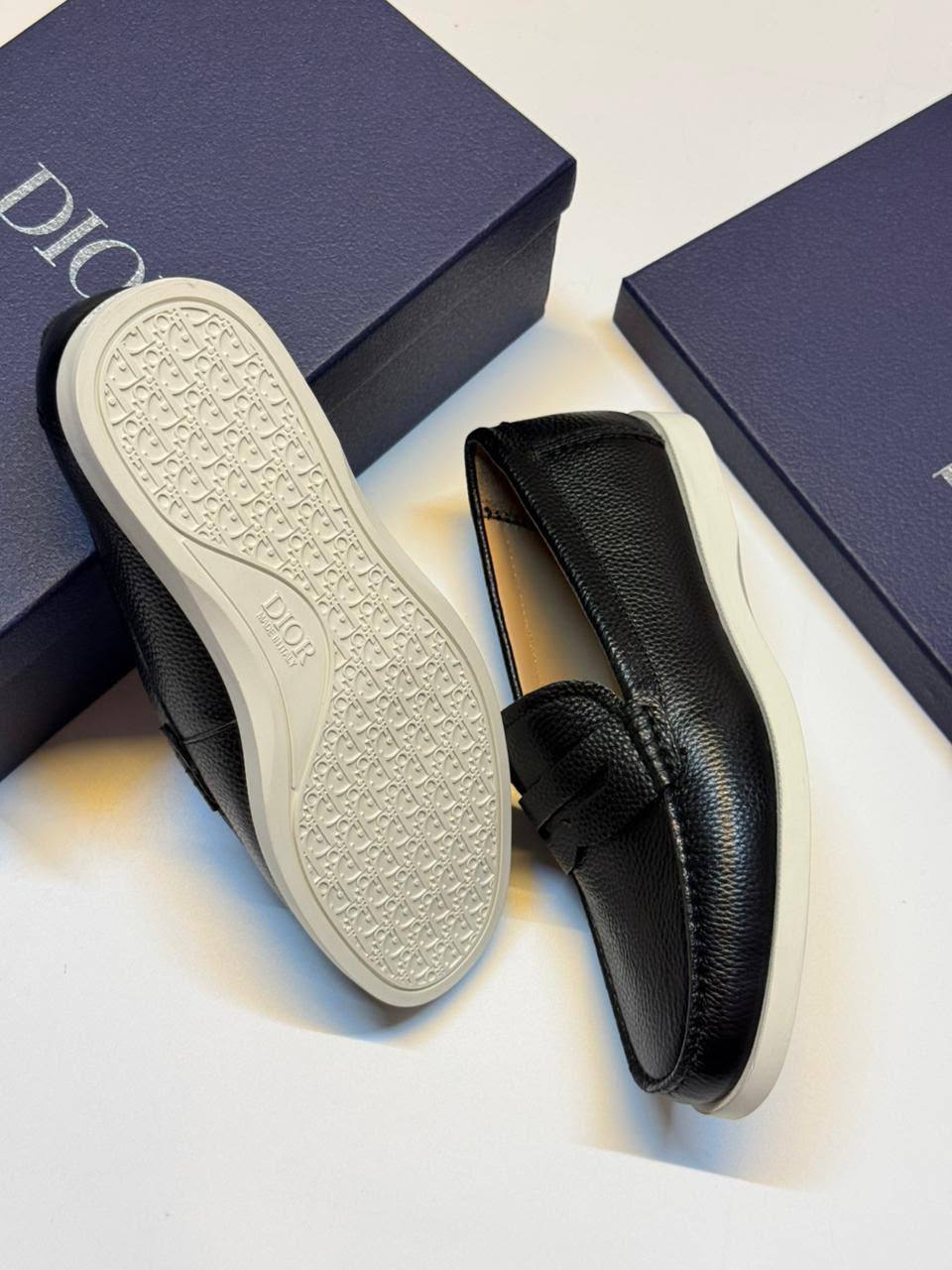 NEW CAME 
DIOR SHOES MAN
GOOD QUALITY
170 dhs✅
Size 39 TO 45

Zain40
♥️♥️♥️