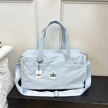 Alo
65 dhs🪙🖤
size 42×21×21cm

Zain42
♥️♥️♥️