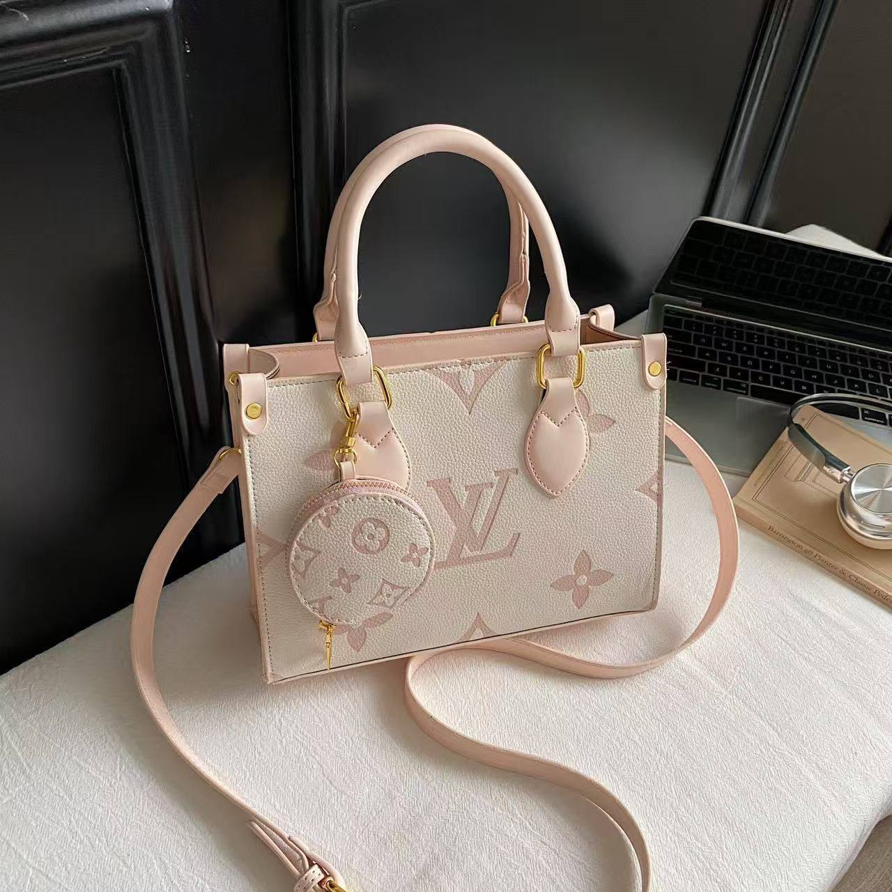 LV
ᴍɪɴɪ Oɴ Tʜᴇ Go
ᴄᴏɪɴ ᴘᴜʀsᴇ ɴᴏɴ- ᴢɪᴘ
ɪᴛ ʜᴀs ʟᴏɴɢ ʙᴇʟᴛ sᴛʀᴀᴘ
sɪᴢᴇ: 25 cm

70 dhs🪙💕

Zain31
♥️♥️♥️