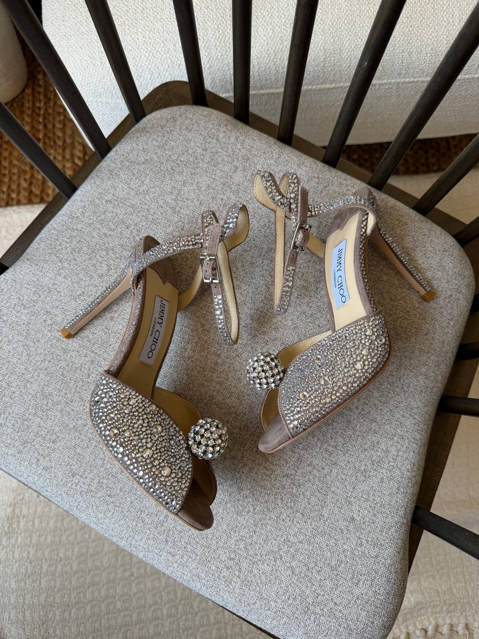Jimmy Choo
𝑨𝑨𝑨 𝑸𝑼𝑨𝑳𝑰𝑻𝒀👌👌
𝑺𝑰𝒁𝑬 {35 𝒕𝒐 42}
550 dhs✅

Zain81
♥️♥️♥️