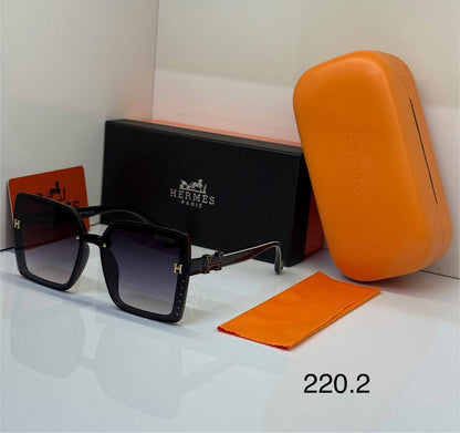 NEW CAMING SUNGLASSES 
GOOD QUALITY 
50 dhs🪙🌨️

Zain40
♥️♥️♥️