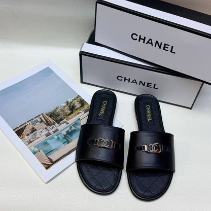 Slippers
Size 36-41
70 dhs✅

Zain236
♥️♥️♥️