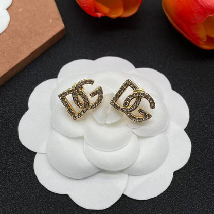D&G SET💥*
Necklace ❣️
Earring ❤️‍🔥
Breslat 🦋
Master quality 💯
With normal boxes 📦 
And paper bag 🛍️
150 dhs🪙💕

Zain216
♥️♥️♥️