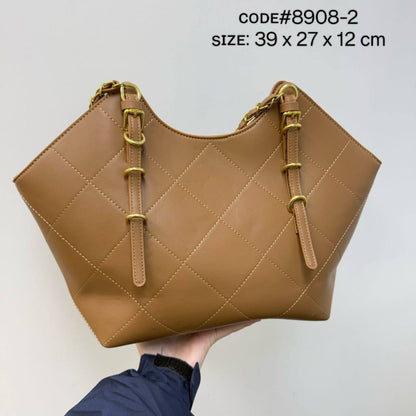 CHANEL ᴍᴀxɪ ᴛᴏᴛᴇʙᴀɢ
ɪɴ ɢᴏʟᴅ ᴄʜᴀɪɴ ʙᴇʟᴛ sᴛʀᴀᴘ
ʜᴀʀᴅ ʟᴇᴀᴛʜᴇʀ ᴍᴀᴛᴇʀɪᴀʟ
sɪᴢᴇ : 39 cm
NO BOX

80 dhs🪙🌨️

Zain31
♥️♥️♥️
