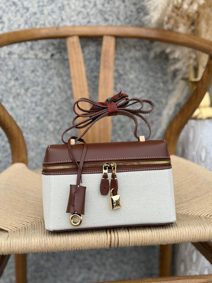 LORO PIANA
21cm
340 dhs🪙🌨️
Top quality 
With box🎁

Zain167
♥️♥️♥️