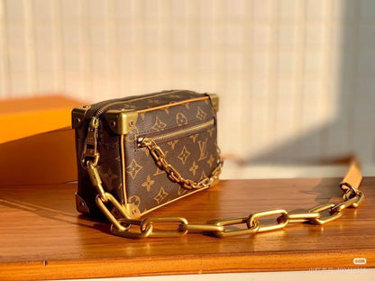 Mixed bags

Valentines 
Lv
120 dhs🇦🇪🇦🇪

Zain10
♥️♥️♥️