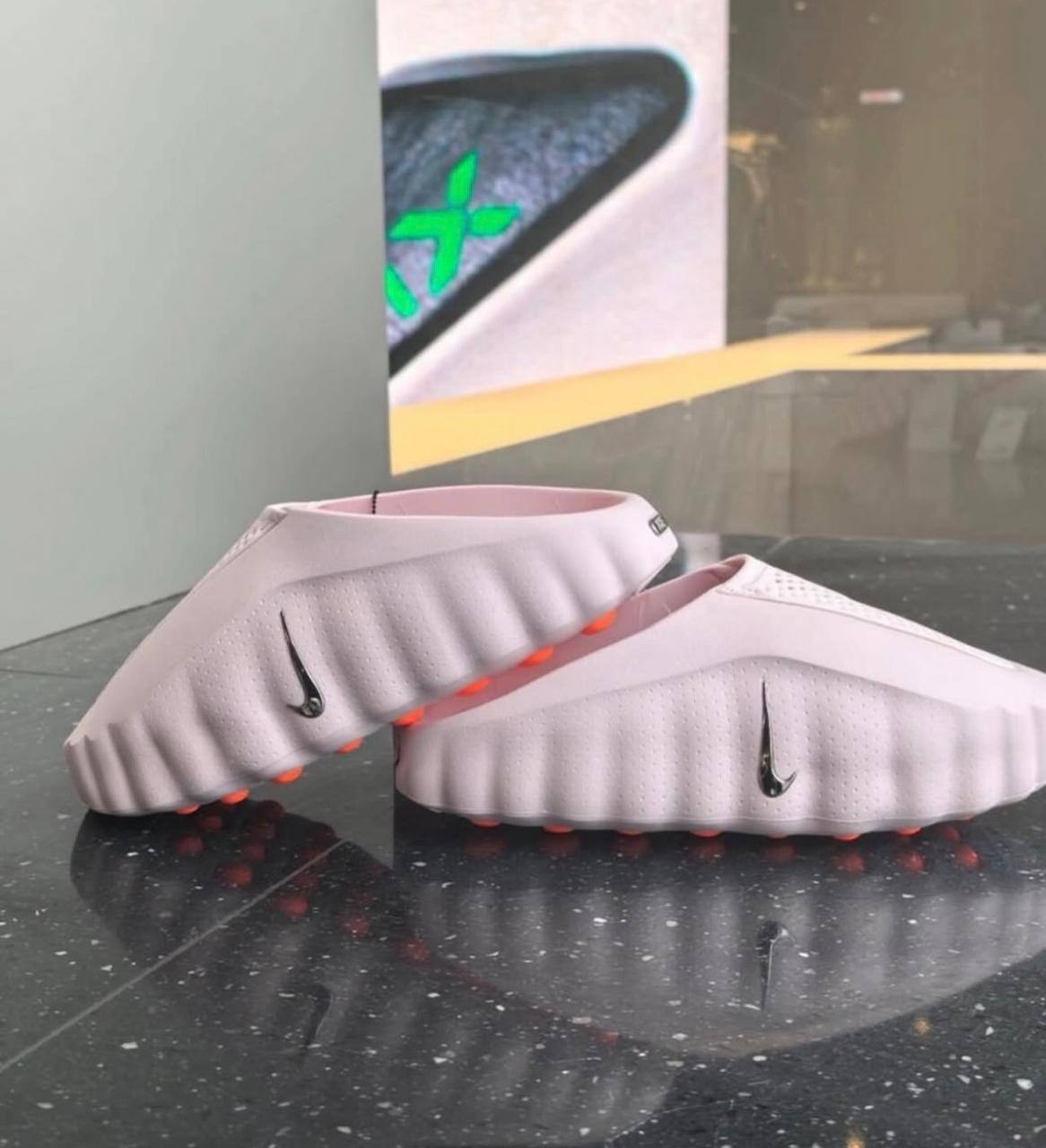 Nike Mind 001 SlidePearl Pink ，
Size 36-47 ，
240 dhs✅

Zain18
♥️♥️♥️