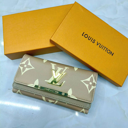 TRI-FOLD 𝗟𝗢𝗡𝗚 WALLET

WITH BOX
🎁🎁🎁

30 dhs🪙🌨️

Zain31
♥️♥️♥️