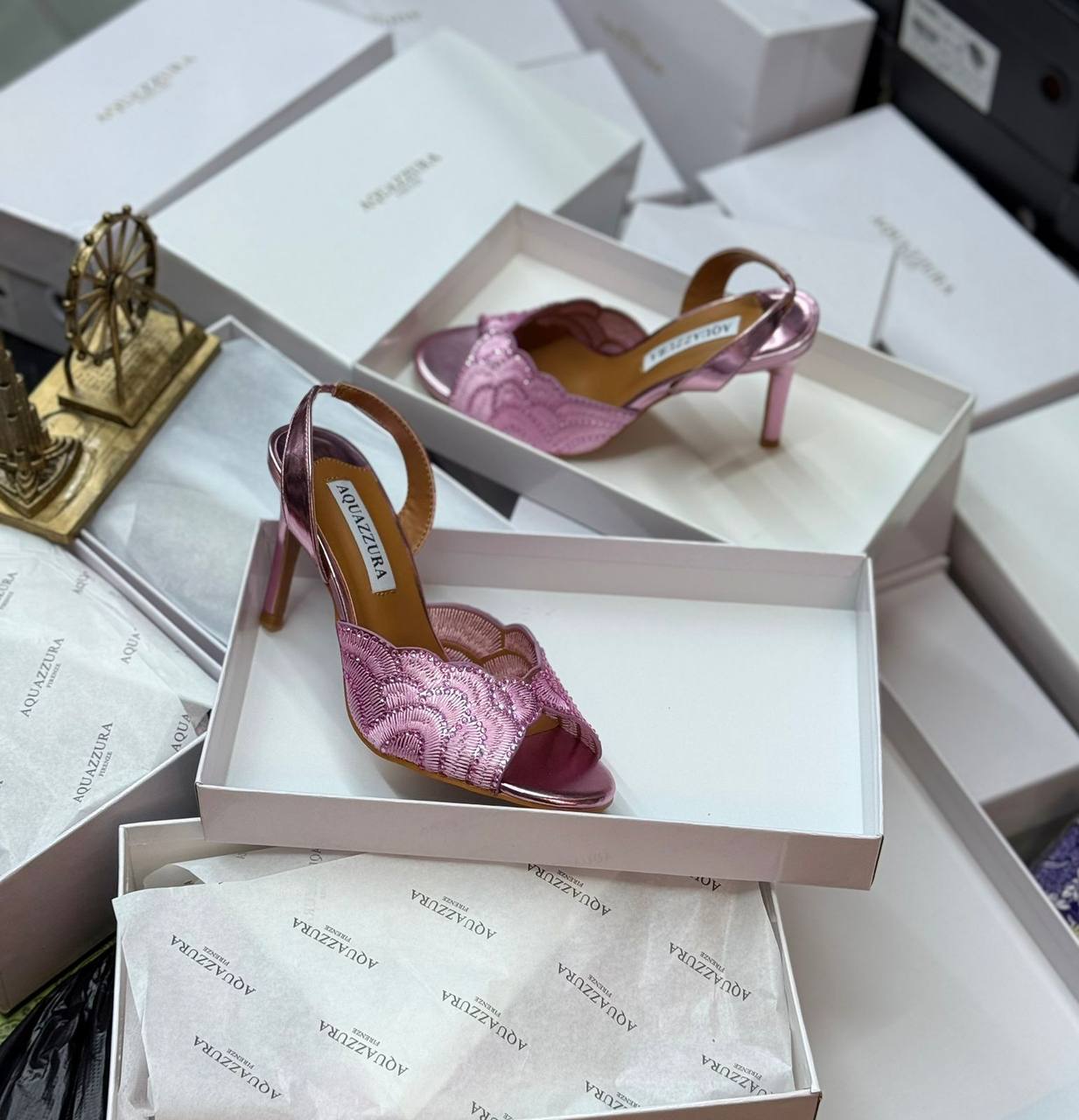 New Aquazzura 

Size  .  36.  to 41

170 dhs💓

Zain80
♥️♥️♥️