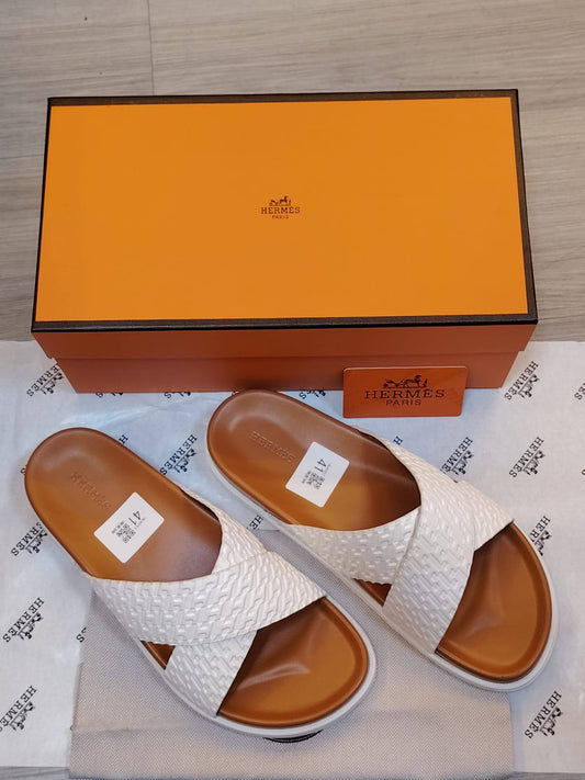 Hermes Slipper, 
High Quality 
Size 40 To 45
105 dhs❣️

Zain16
♥️♥️♥️