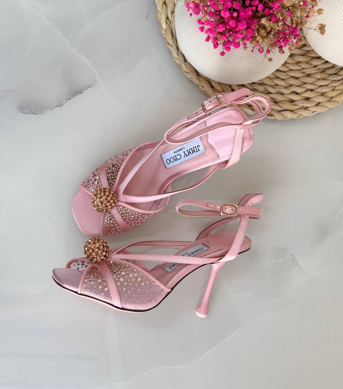 Jimmy choo 
Vip quality 
Size:36to41
450 dhs✅

Zain113
♥️♥️♥️