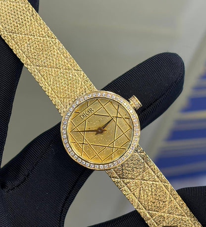 Dior watch for ladies 
good quality with stone 
250 dhs🗽

Zain59
♥️♥️♥️