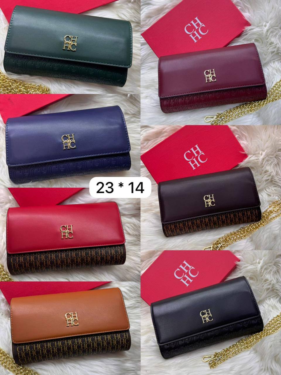 CHCH Clutch   
size : 23 * 14 cm
80 dhs🪙💕

with box 🎁

Zain115
♥️♥️♥️