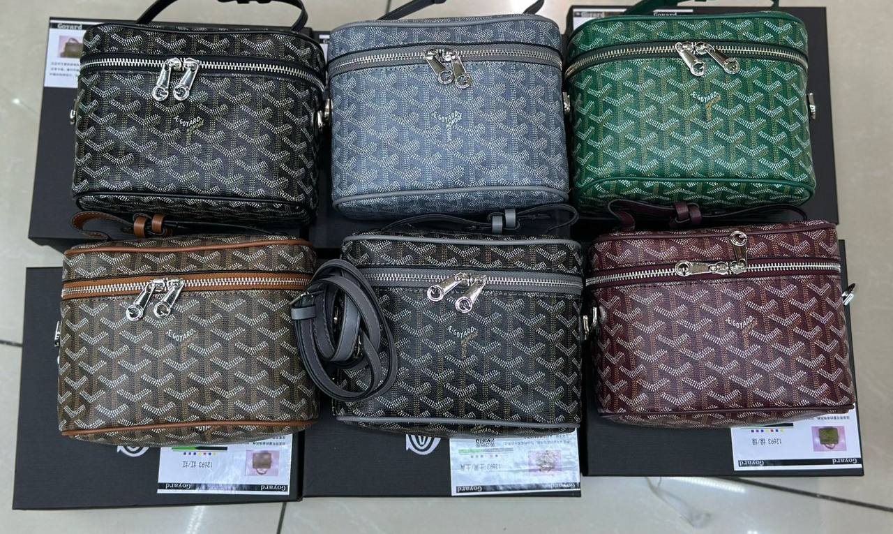 Goyard

with box
🎁🎁🎁

75 dhs💓

Zain244
♥️♥️♥️