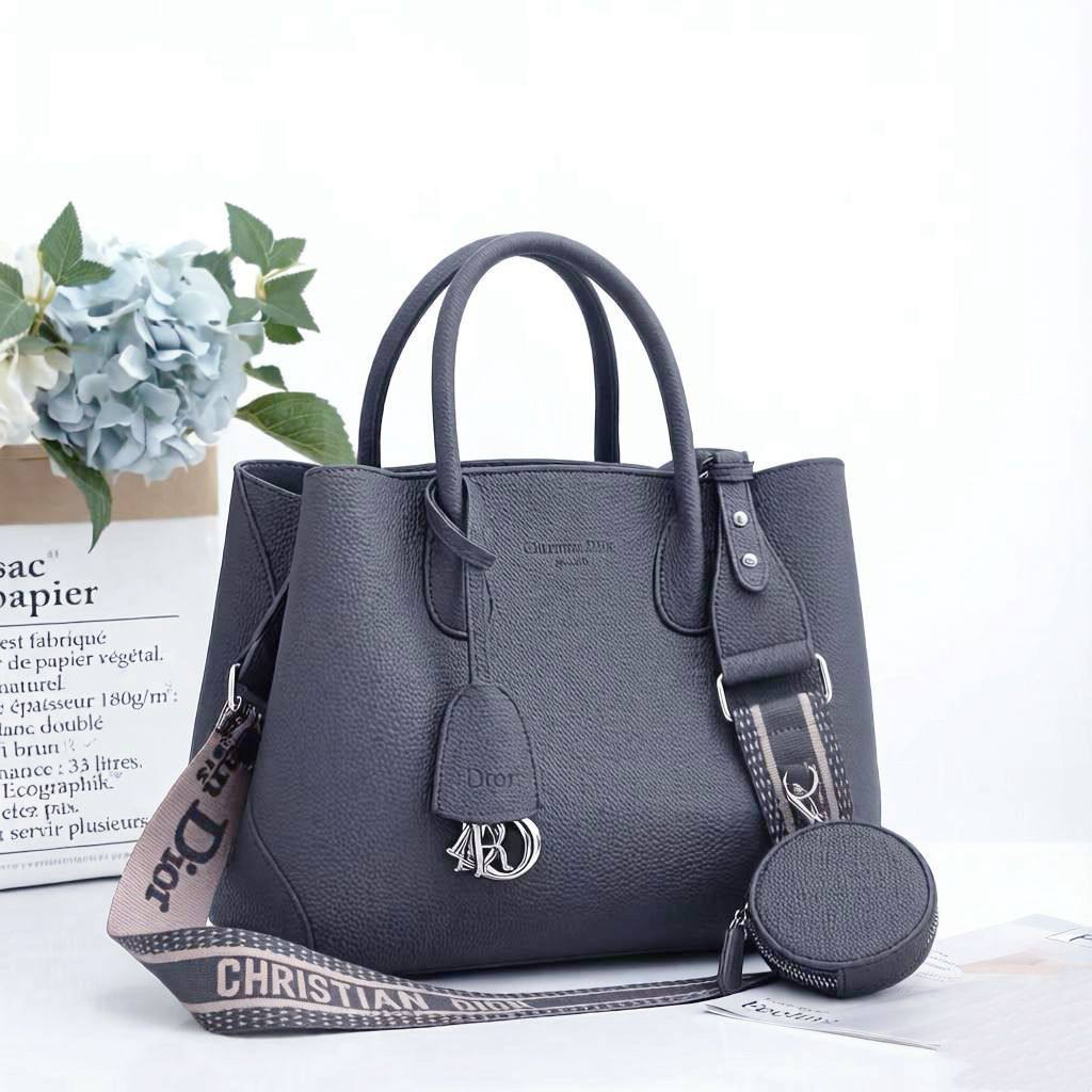 DIOR 
GOOD QUALITY 
120 dhs✅

Zain295
♥️♥️♥️