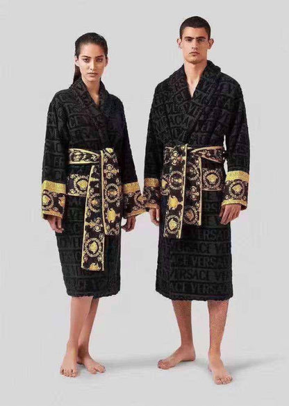 *New collections*                                                
VERSACE BATHROBE
*Super Master quality*
*Sizes:FREE SIZE*

690 dhs✅

Zain308
♥️♥️♥️