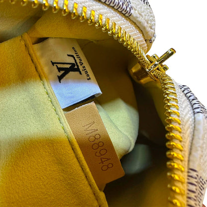 LV
 SPEEDY NEW DESIGN MASTER QUALITY 
WITH BOX 
240 dhs✅
20CM

Zain295
♥️♥️♥️