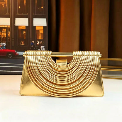 BOTTEGA NEW CAME GOOD QUALITY WITH BOX 
120 dhs✅

Zain295
♥️♥️♥️