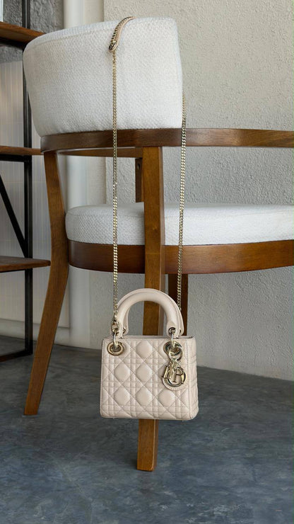 New collection ⚜️
DIOR 🩷
VIP quality 💎
Lady Dior Bag ✨
Size : 17 cm
For Price 👇 WhatsApp✅
0568585901 
0507557372
0552275751 Owner Zain 👌

Zain336
♥️♥️♥️