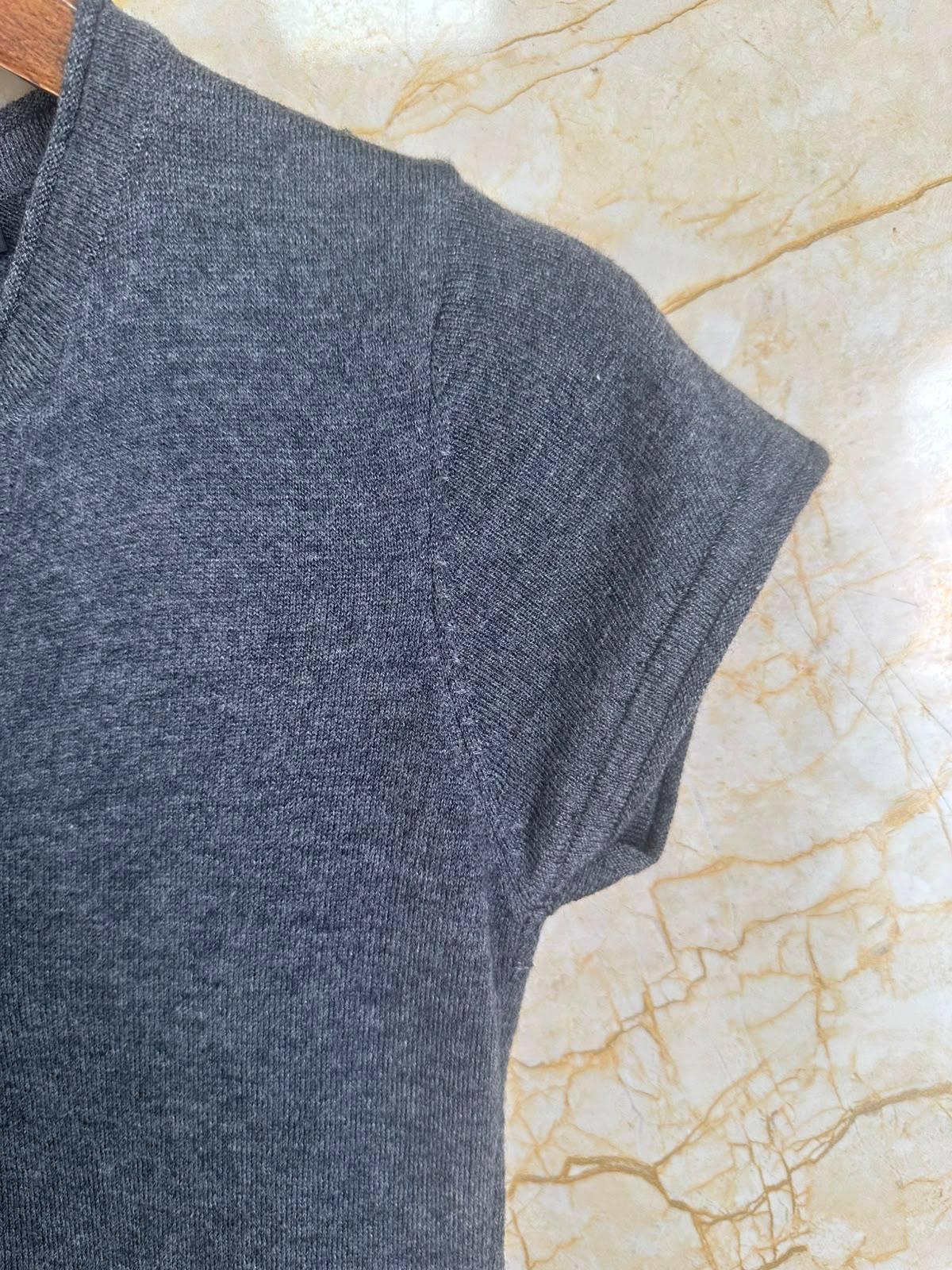 *LORO PIANA*
Women’s Cashmere Tshirt 
Master Quality 
SML
320 dhs🇦🇪🇦🇪

Zain276
♥️♥️♥️