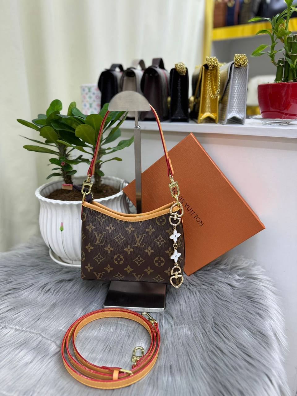 LV
BIG30CM   90 dhs🪙🌨️
small 20CM 85 dhs🪙🌨️

Zain51
♥️♥️♥️