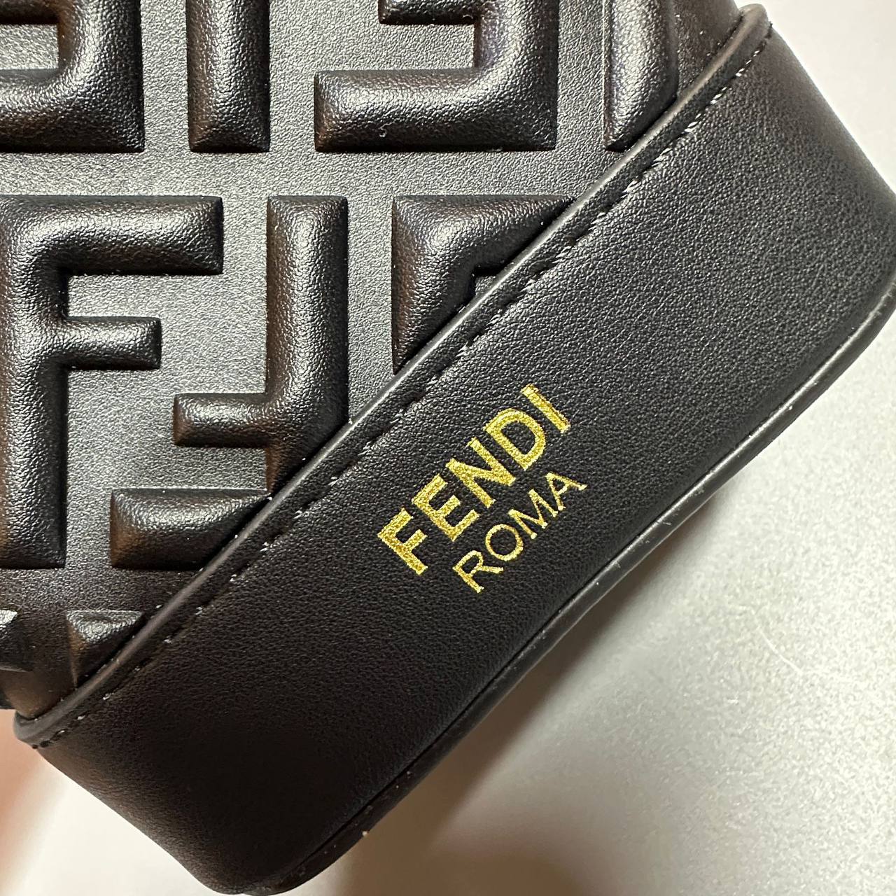 FENDI
 GOOD QUALITY

 WITH BOX 🎁

100 dhs✅

Zain39
♥️♥️♥️