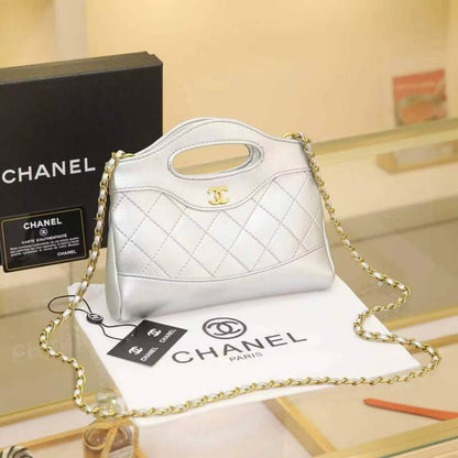 Chanel

95 dhs✅

high quality 

With box
🎁🎁🎁

Zain26
♥️♥️♥️